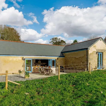4 Bed In Helston 90391 * Crowan