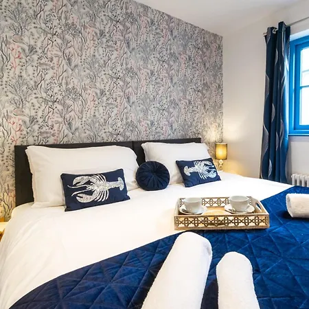 4 Bed In Helston 90391 Holiday home