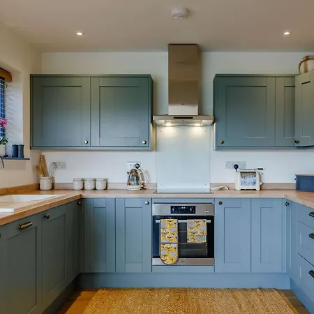 4 Bed In Helston 90391 Holiday home